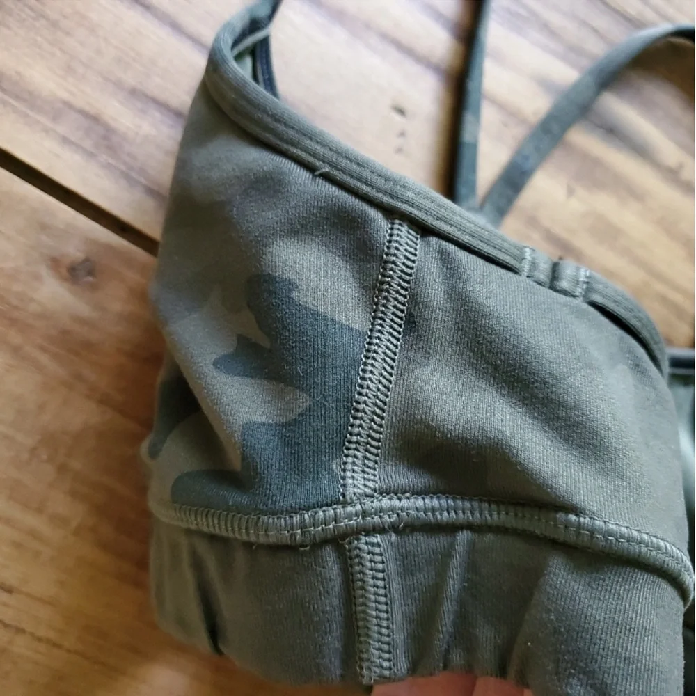 Lululemon Athletica Flow Y Bra Savasana Camo Fatigue Green Size 4